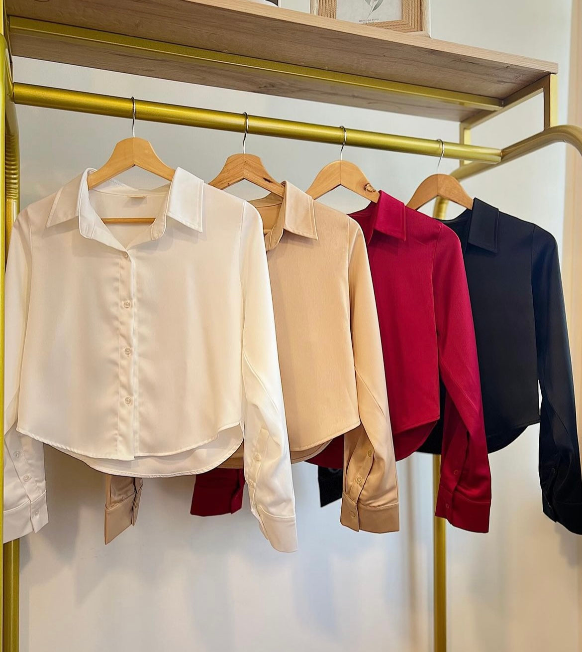 BLUSA CROP SATINADA